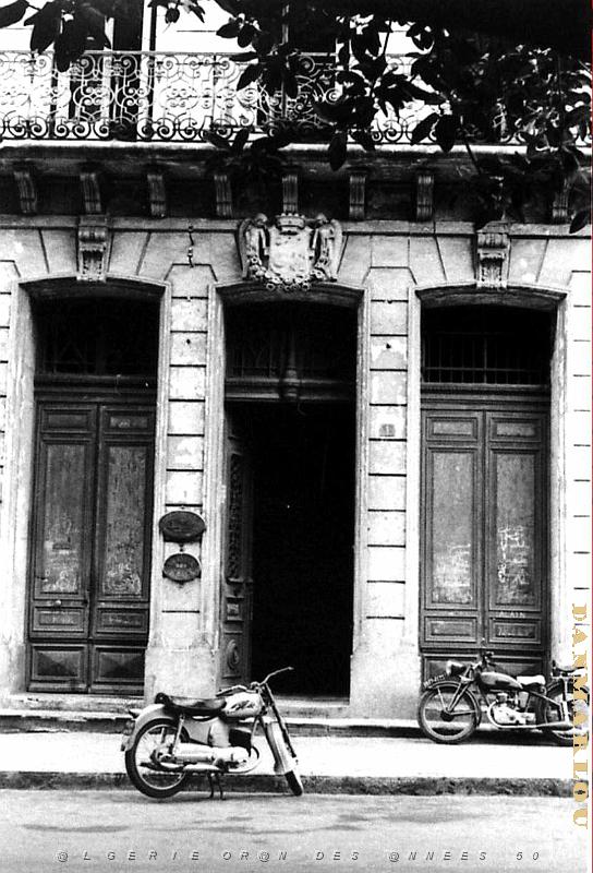 MO p- 05- Ancienne mairie d' Oran.jpg